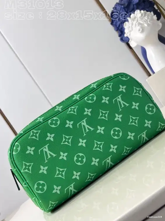 VUITTON LOUIS KIT DOPP -28*15*16.5CM 0429